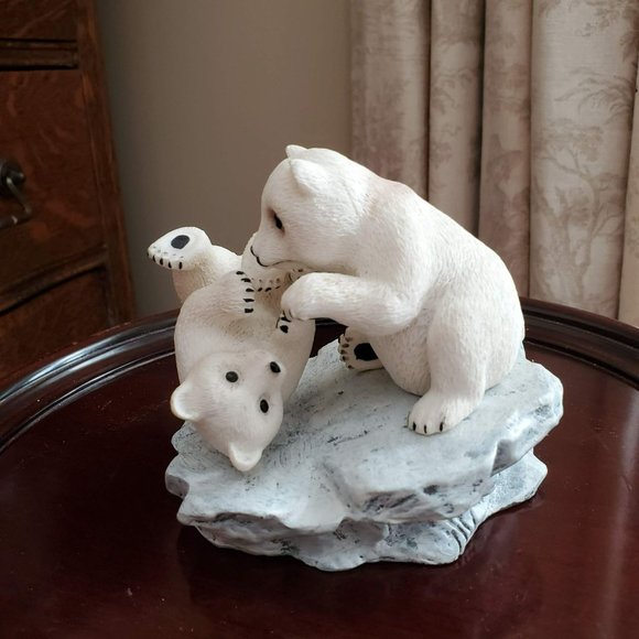 Playing Polar Bear Cubs Statue, Resin Polar Bear Figurine, Animal Winter Decor - Picture 3 of 7